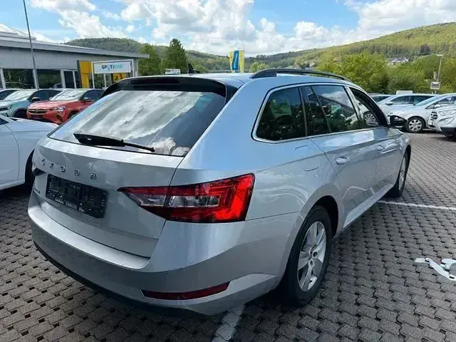 Gebraucht Skoda Superb Ambition 150 PS (110 kW) 2023 Silber Kombi