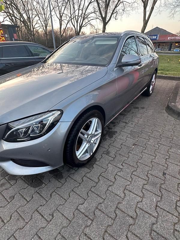 Gebraucht Mercedes C350e 280 PS (205 kW) 2015 Grau Kombi