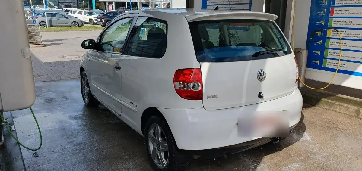 Gebraucht VW Fox Style 60 PS (44 kW) 2011 Weiß Kleinwagen