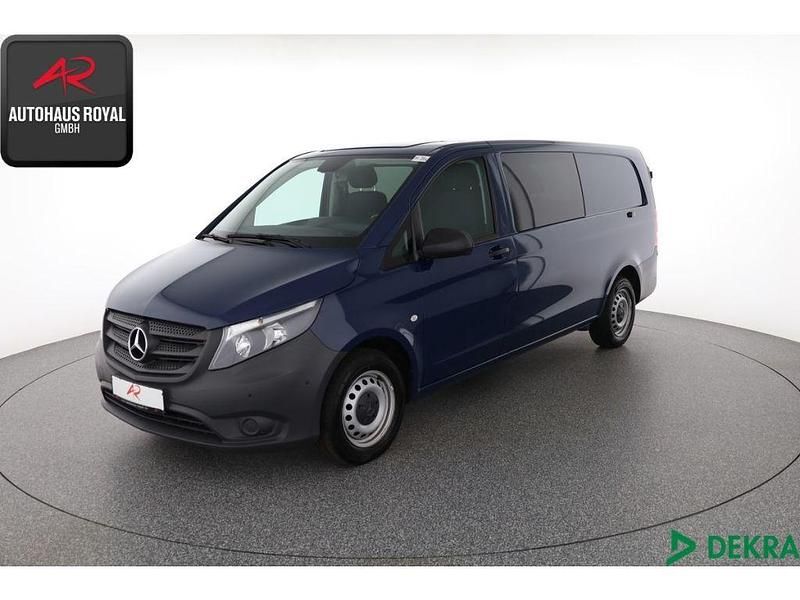 Blau Gebraucht 2021 Mercedes Vito Van | 29.879 € (Teuer) - Bild 1/4