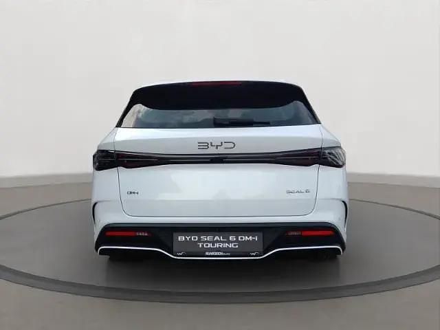 Używany BYD Seal Boost 135 KM (99 kW) 2026 Biały Kombi