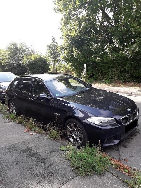 Schwarz Gebraucht 2012 BMW 530 M Sport Kombi | 9.990 € (Superpreis) - Bild 1/4