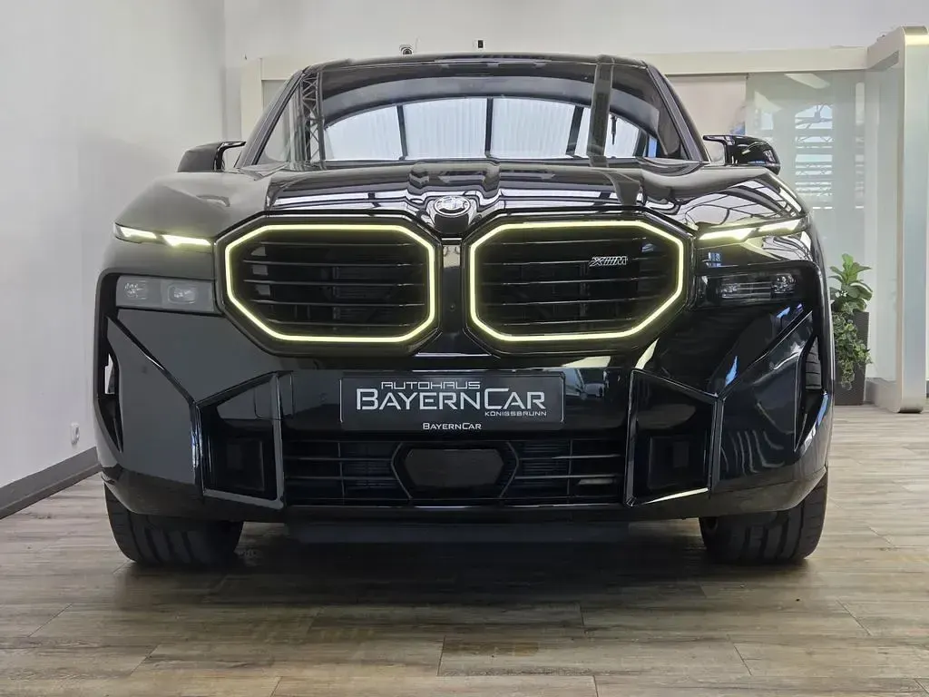 Używany BMW XM Performance 476 KM (350 kW) 2025 Czarny SUV