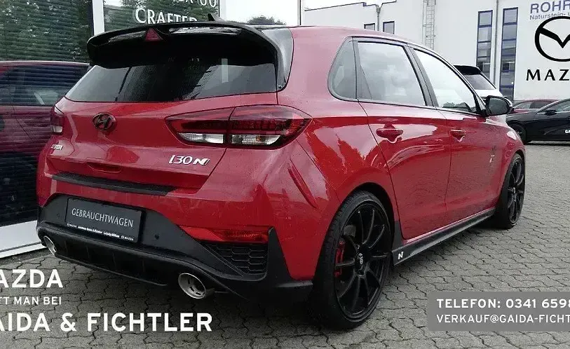 Używany Hyundai i30 N Performance 280 KM (205 kW) 2022 Czerwony Sedan/Limuzyna