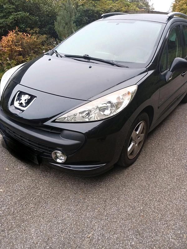 Schwarz Gebraucht 2009 Peugeot 207 Kombi | 600 € (Superpreis) - Bild 1/4
