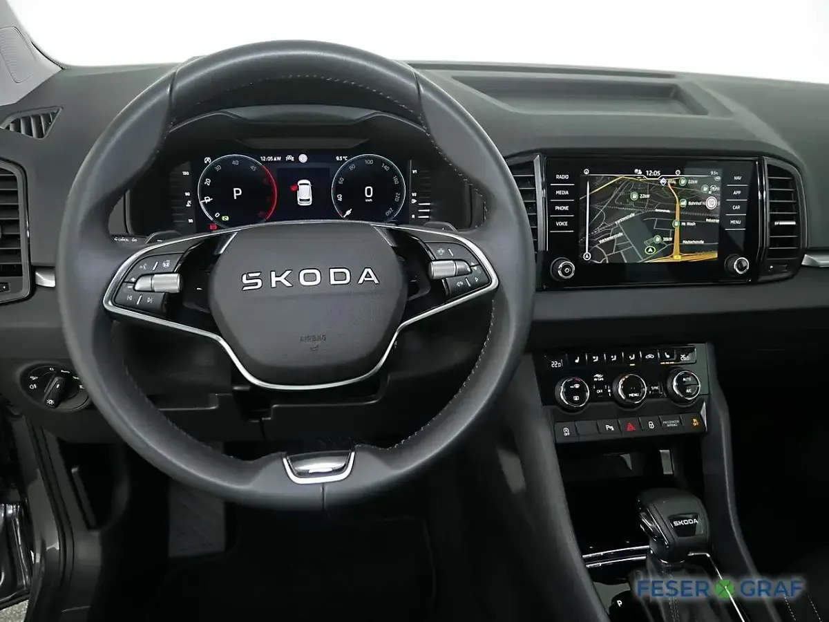 Gebraucht Skoda Karoq Tour 150 PS (110 kW) 2025 Graphitegrau metallic SUV
