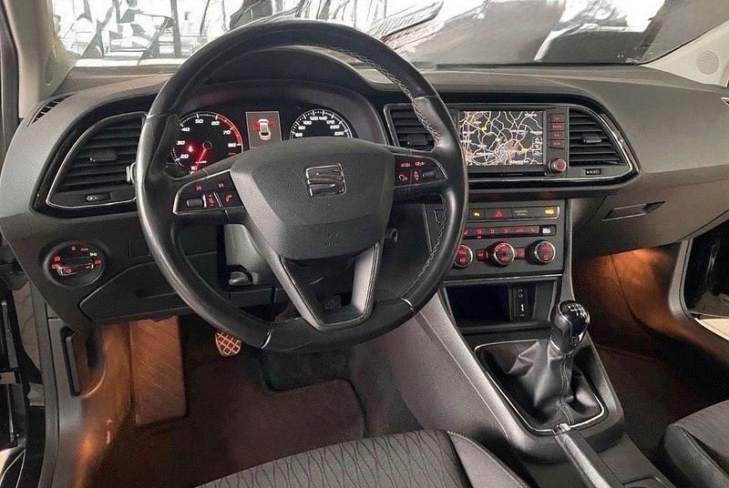 Usado Seat Leon ST CONNECT 110 HP (80 kW) 2016 Preto Carrinha