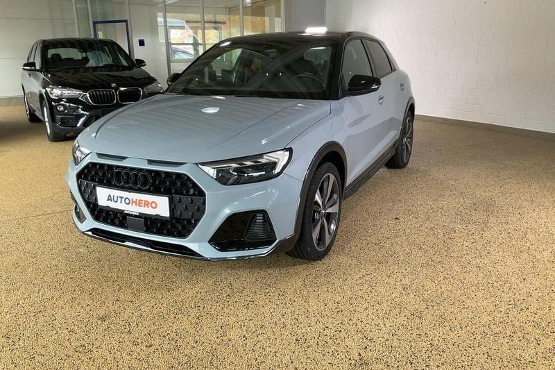 Grau Gebraucht 2020 Audi A1 Kleinwagen | 19.580 € - Bild 1/3