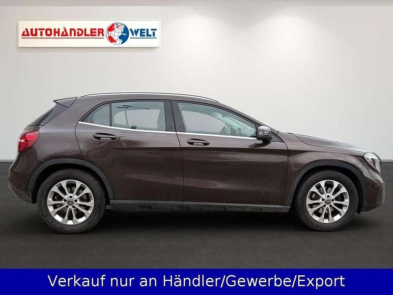 Gebraucht Mercedes GLA220 177 PS (130 kW) 2010 Braun SUV