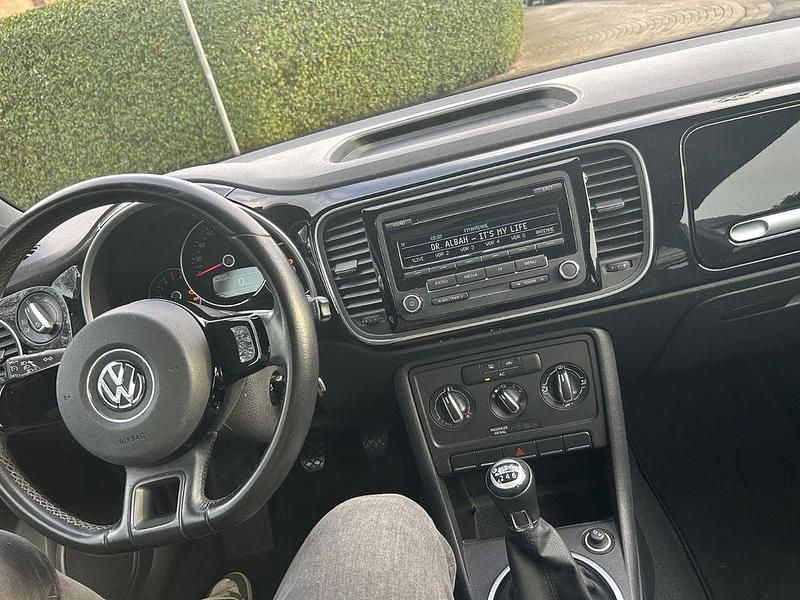 Gebraucht VW Beetle Design 105 PS (77 kW) 2011 Schwarz Kleinwagen