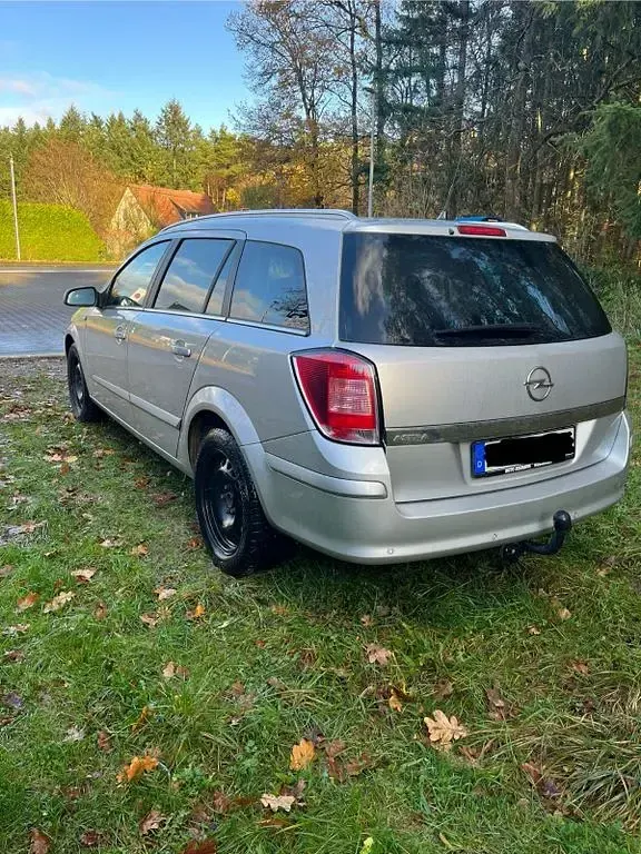 Gebraucht Opel Astra 140 PS (102 kW) 2009 Silber Kombi