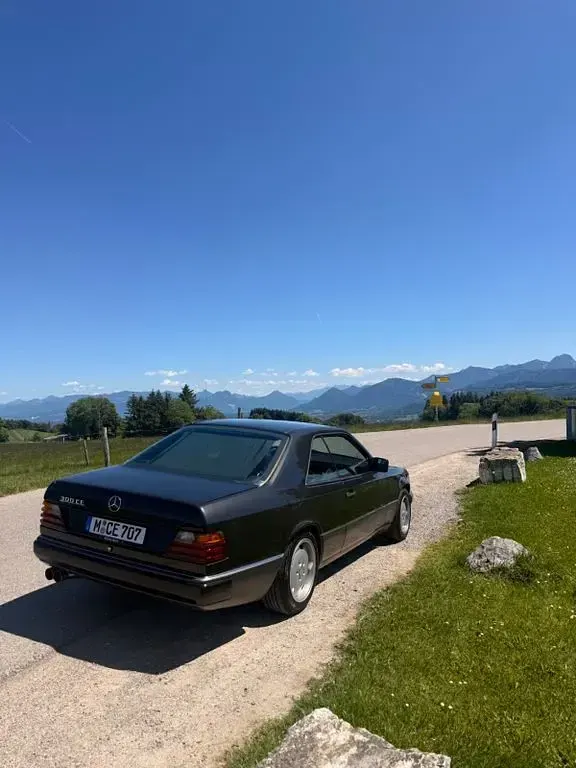 Gebraucht Mercedes 300 180 PS (132 kW) 1992 Schwarz Coupé