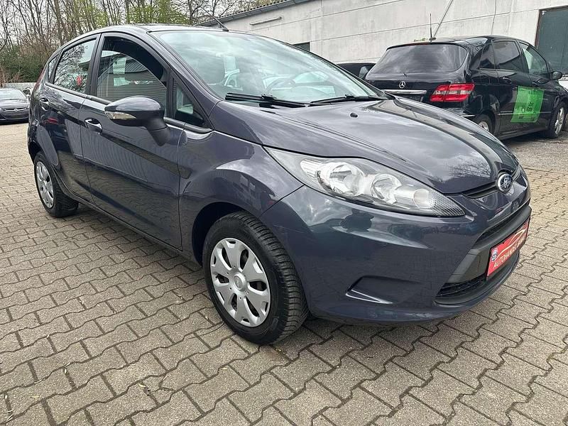 Gebraucht Ford Fiesta Trend 60 PS (44 kW) 2011 Midnight skygrau metallic Kleinwagen