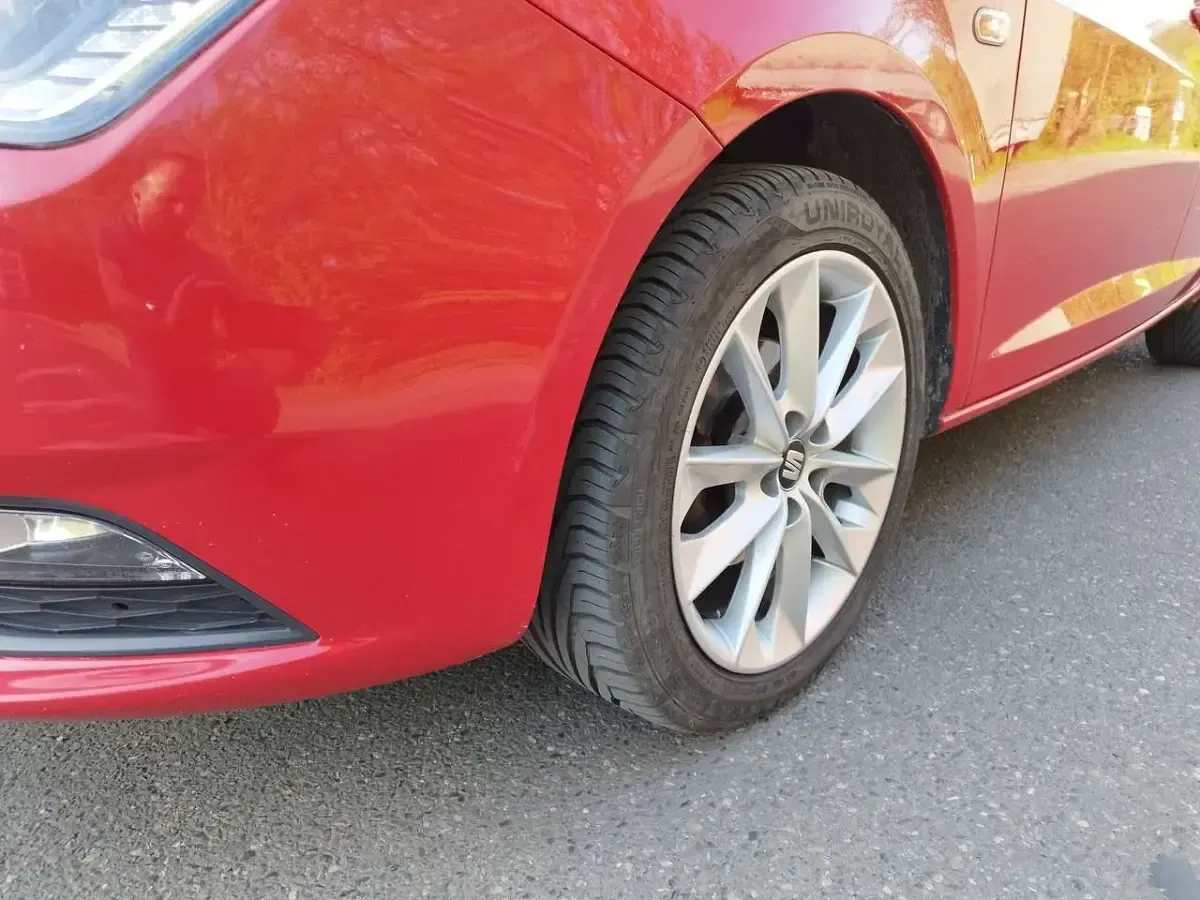 Gebraucht Seat Ibiza ST Style 75 PS (55 kW) 2015 Rot Kombi