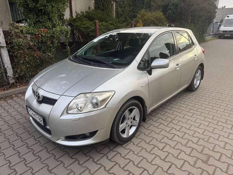 Silber Gebraucht 2007 Toyota Auris Luna Limousine | 2.700 € (Fairer Preis) - Bild 1/4