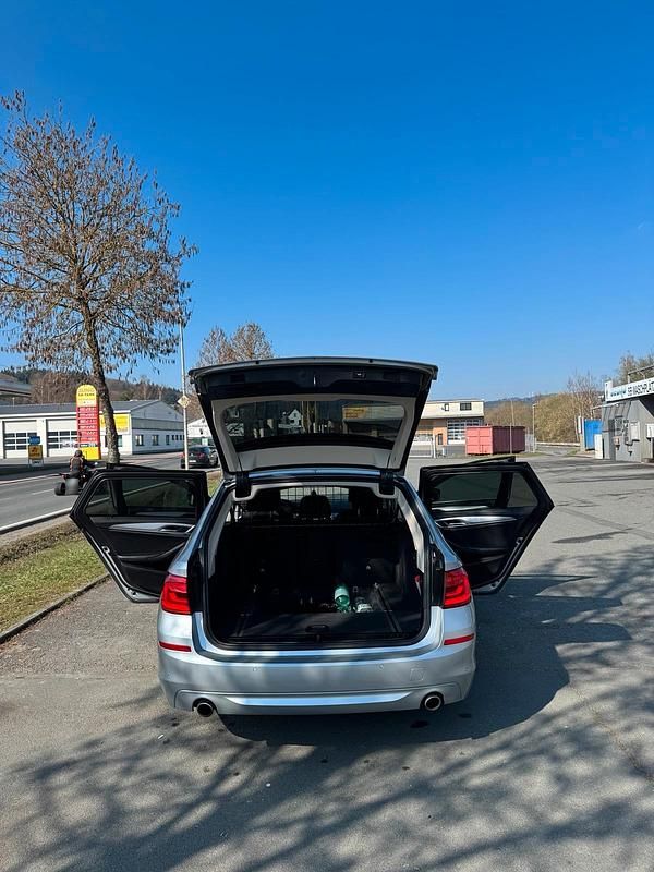 Gebraucht BMW 530 265 PS (194 kW) 2018 Silber Kombi