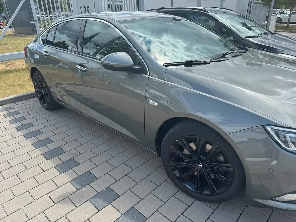 Gebraucht Opel Insignia Sport 170 PS (125 kW) 2019 Grau Limousine
