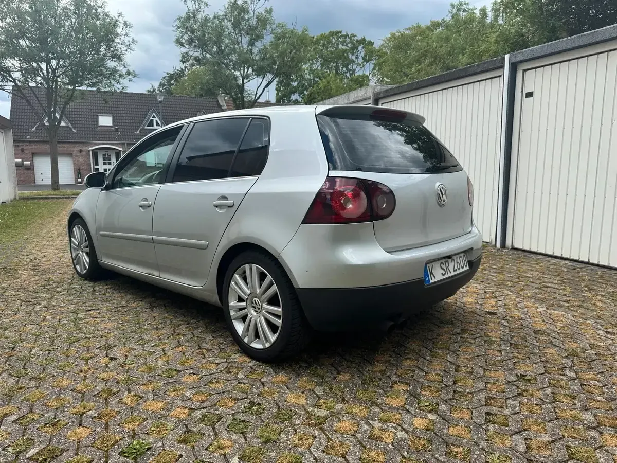 Gebraucht VW Golf V 140 PS (102 kW) 2005 Silber Kleinwagen