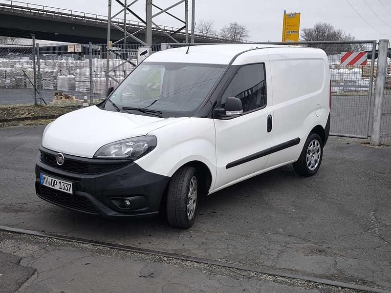 Weiß Gebraucht 2019 Fiat Doblò Van / Kleinbus | 7.900 € (Superpreis) - Bild 1/4