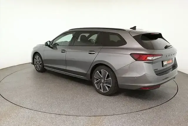 Gebraucht Skoda Superb SportLine 204 PS (150 kW) 2025 Grau Kombi