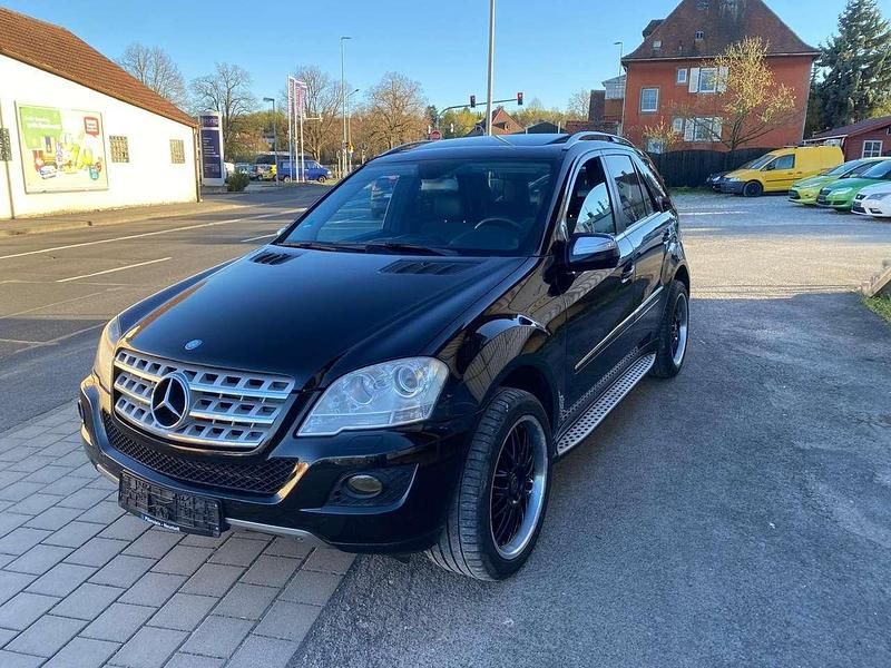 Używany Mercedes ML320 224 KM (164 kW) 2008 Czarny SUV