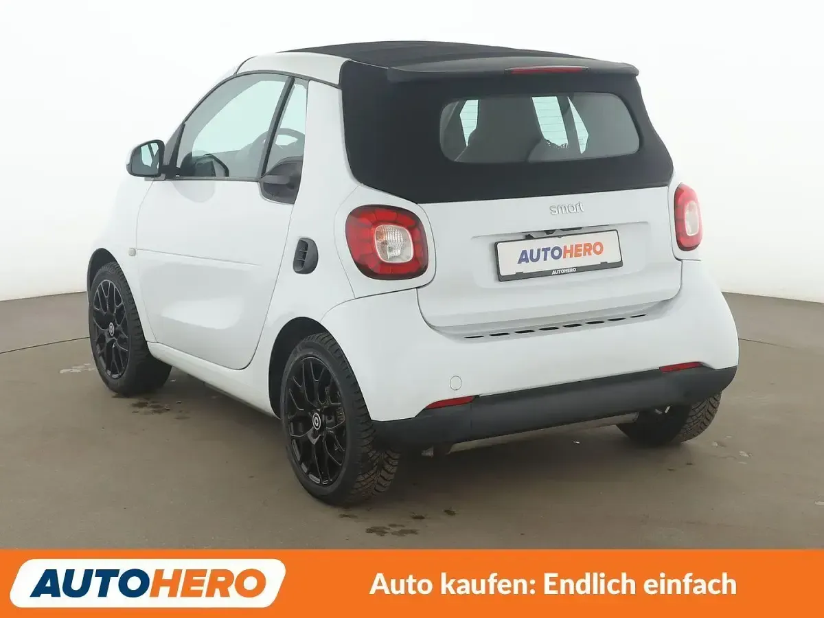 Gebraucht Smart ForTwo Cabrio Basis 90 PS (66 kW) 2019 Weiß Cabrio