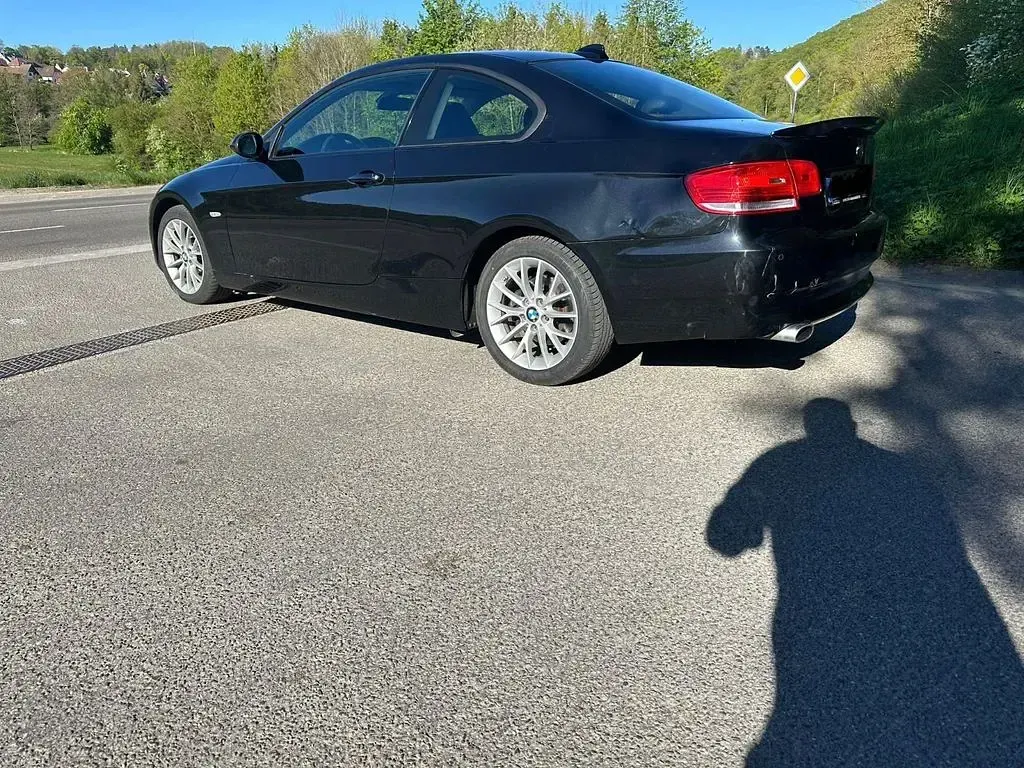 Gebraucht BMW 320 Performance 177 PS (130 kW) 2008 Schwarz Coupé