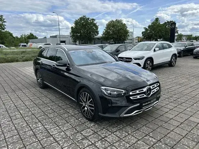 Gebraucht Mercedes E400 Avantgarde 330 PS (242 kW) 2022 Schwarz Kombi