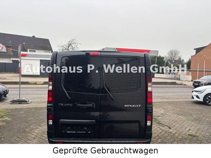 Gebraucht Renault Trafic Expression 125 PS (91 kW) 2018 Schwarz Van / Kleinbus