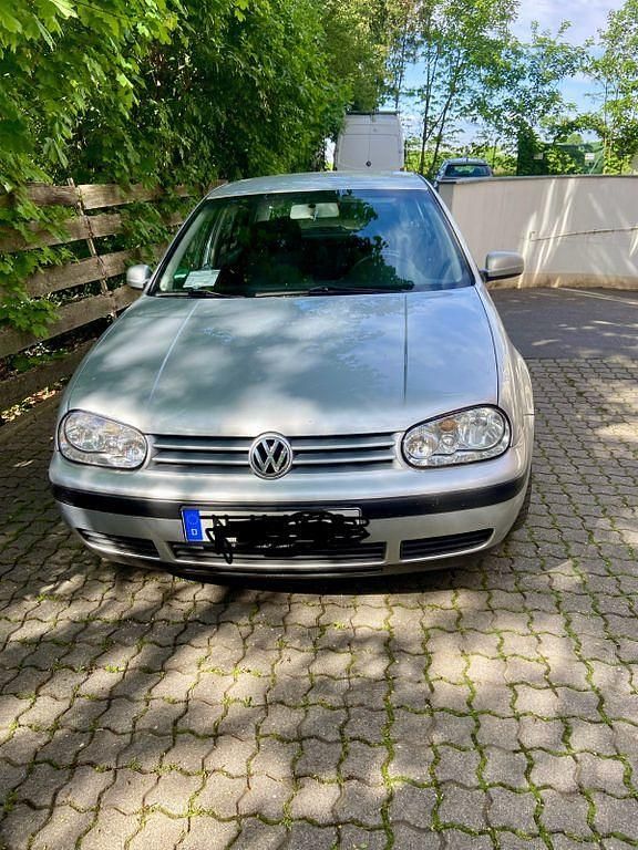 Silber Gebraucht 2001 VW Golf IV Edition Limousine | 1.550 € (Fairer Preis) - Bild 1/4