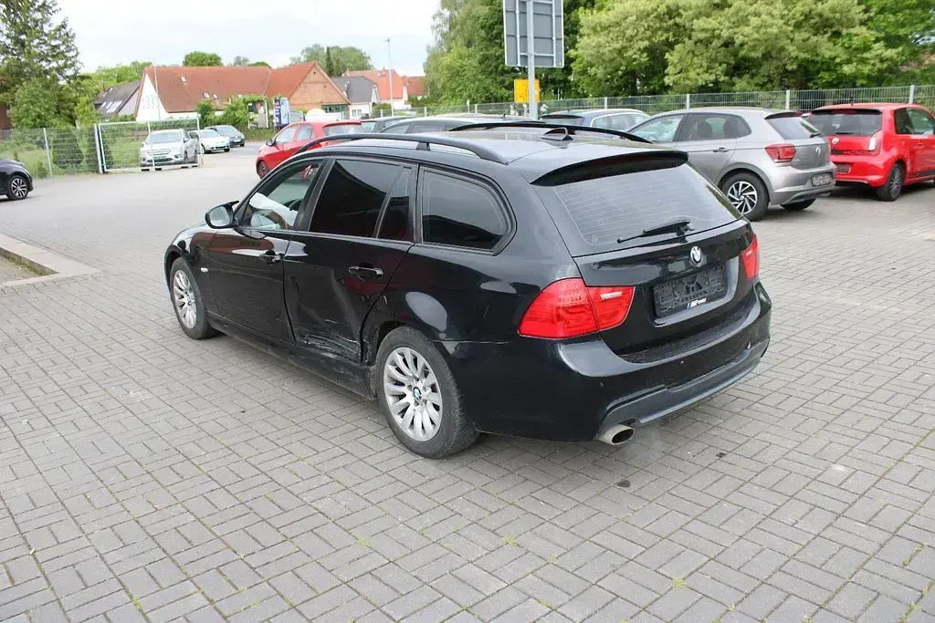 Gebraucht BMW 320 Comfort Edition 170 PS (125 kW) 2009 Schwarz Kombi