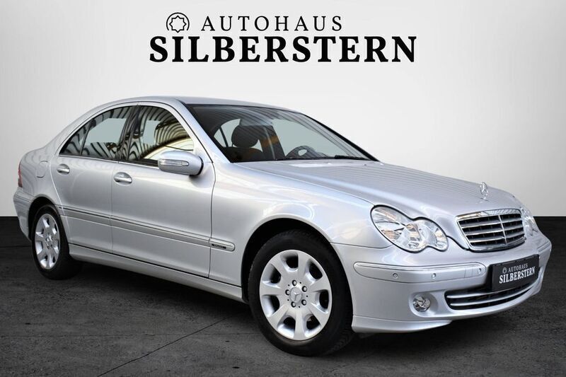 Silber Gebraucht 2005 Mercedes C200 Elegance Limousine | 11.900 € - Bild 1/4