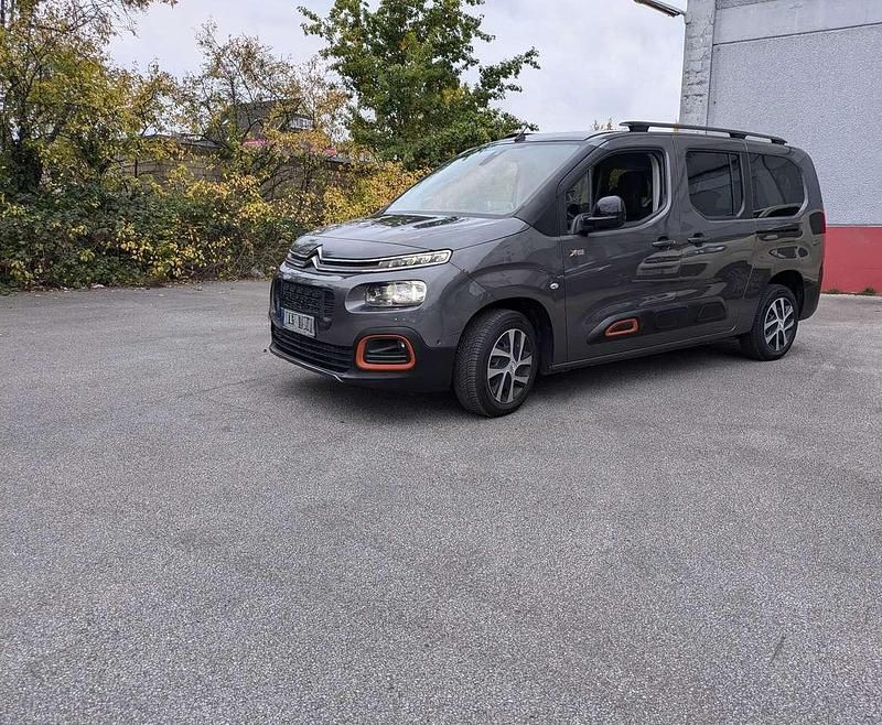 Grau Gebraucht 2021 Citroën Berlingo PureTech Van / Kleinbus | 24.500 € (Teuer) - Bild 1/4