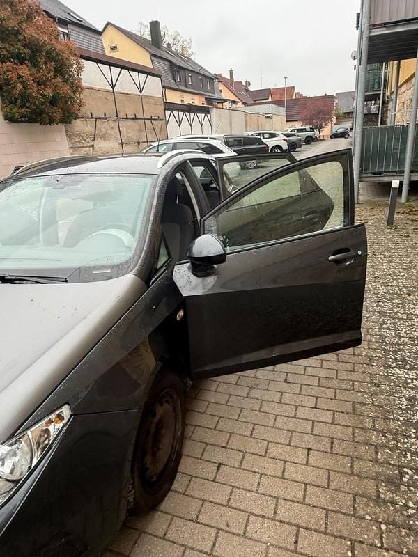 Gebraucht Seat Ibiza 90 PS (66 kW) 2012 Andere farben Limousine