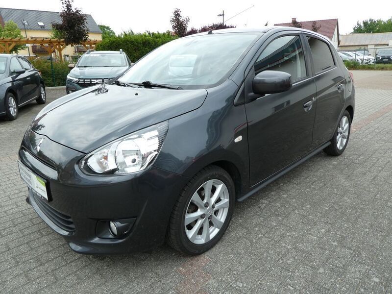 Grau Gebraucht 2013 Mitsubishi Space Star Limousine | 5.995 € (Etwas zu teuer) - Bild 1/4