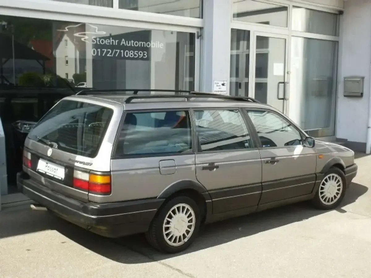 Gebraucht VW Passat GT 116 PS (85 kW) 1992 Zinngraumet Kombi