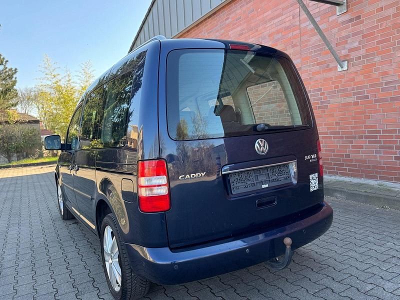 Gebraucht VW Caddy Highline 140 PS (102 kW) 2014 Blau Van / Kleinbus