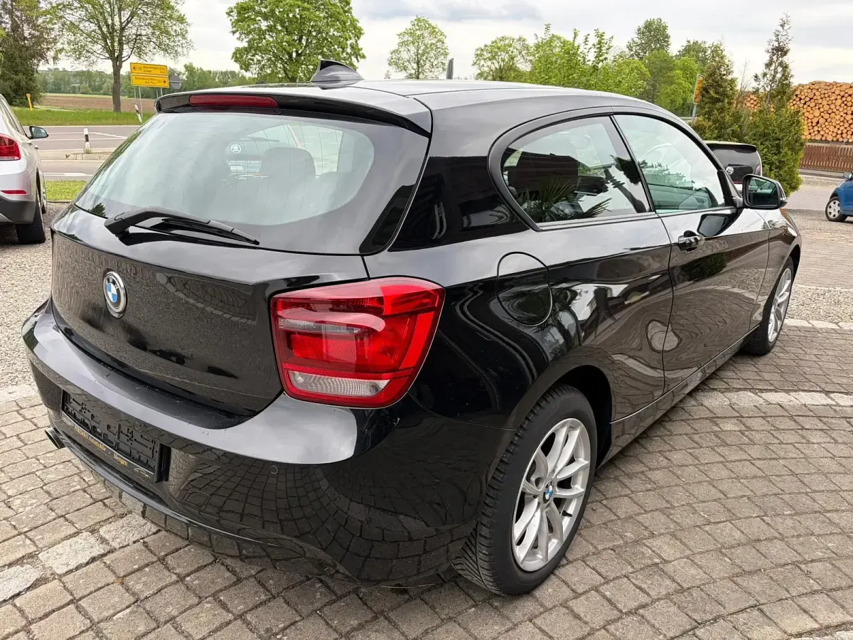 Gebraucht BMW 114 101 PS (74 kW) 2013 Schwarz Kleinwagen