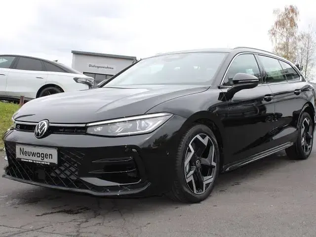 Neu VW Passat R-line 265 PS (194 kW) 2026 Grenadillschwarz metallic Kombi