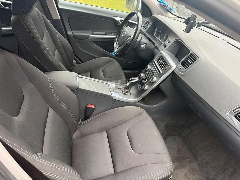 Gebraucht Volvo S60 150 PS (110 kW) 2014 Weiß Limousine