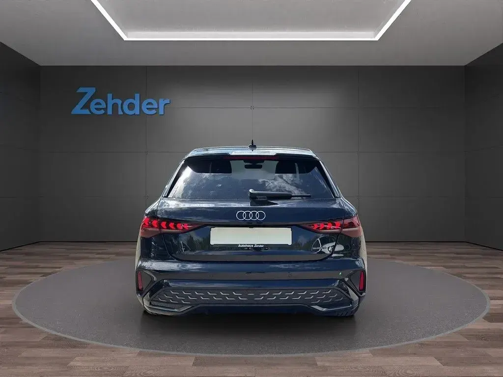 Gebraucht Audi A3 204 PS (150 kW) 2026 Schwarz Limousine