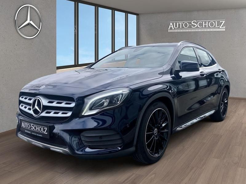Gebraucht Mercedes GLA200 AMG 156 PS (114 kW) 2018 Blau SUV