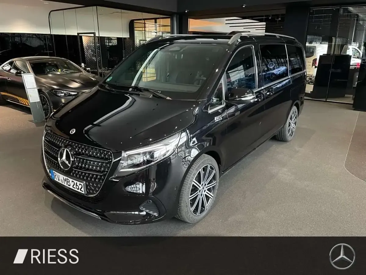 Gebraucht Mercedes V300 Avantgarde 237 PS (174 kW) 2026 Schwarz Van / Kleinbus