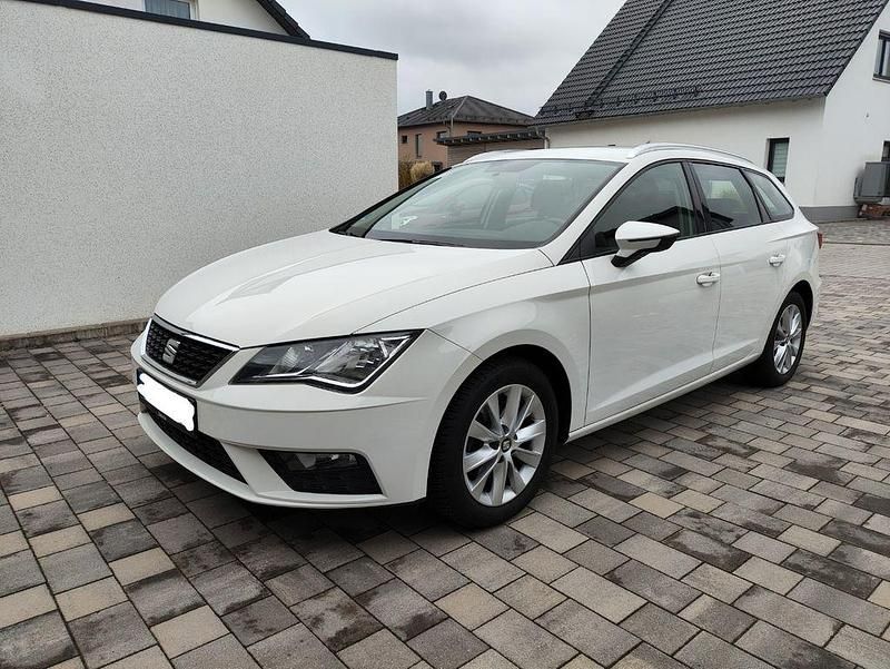 Weiß Gebraucht 2018 Seat Leon ST Style Kombi | 10.490 € (Guter Preis) - Bild 1/4