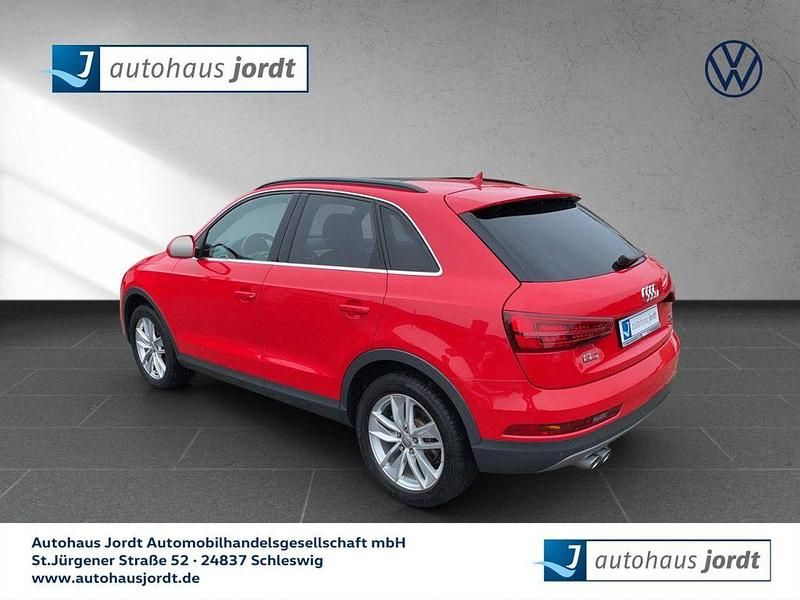 Gebraucht Audi Q3 Design 150 PS (110 kW) 2016 Rot SUV