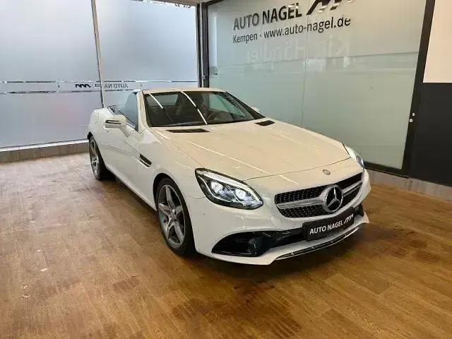 Gebraucht Mercedes SLC200 AMG 184 PS (135 kW) 2016 Weiß Cabrio