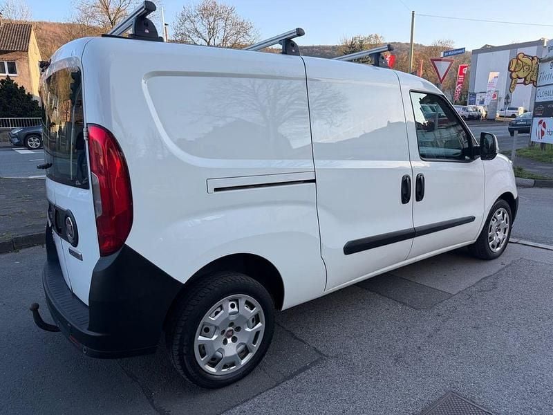 Gebraucht Fiat Doblò 101 PS (74 kW) 2016 Weiß Van / Kleinbus