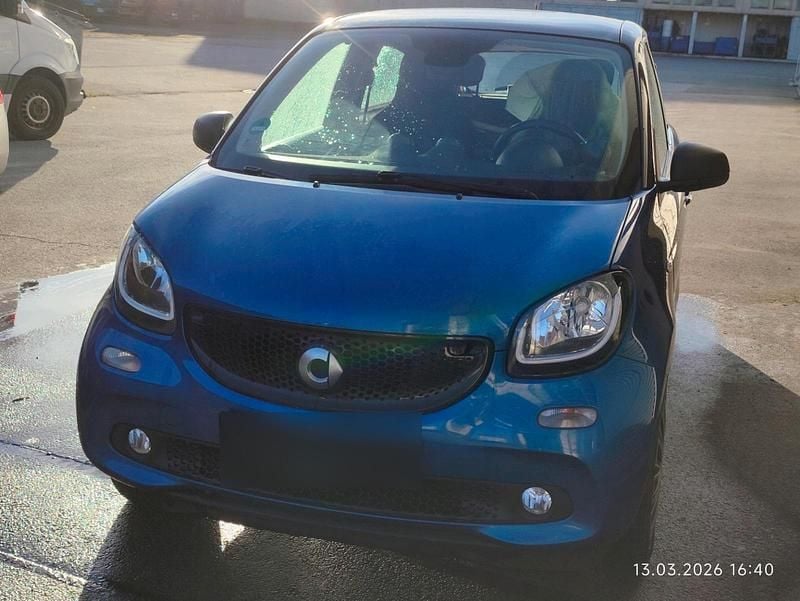 Second-hand Smart ForFour Passion 75 CP (55 kW) 2017 Albastru Hatchback