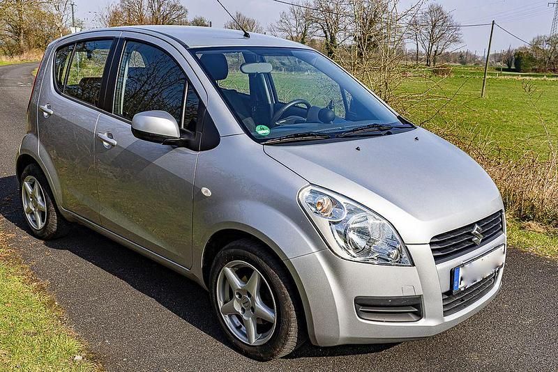 Gebraucht Suzuki Splash 86 PS (63 kW) 2009 Silber Kleinwagen