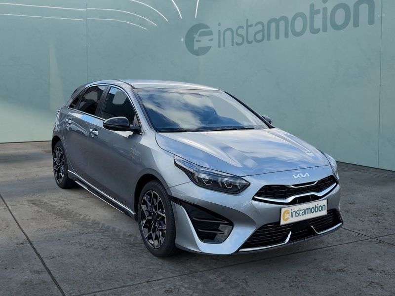 Neu Kia Ceed GT-Line 140 PS (102 kW) 2025 Silber Kleinwagen